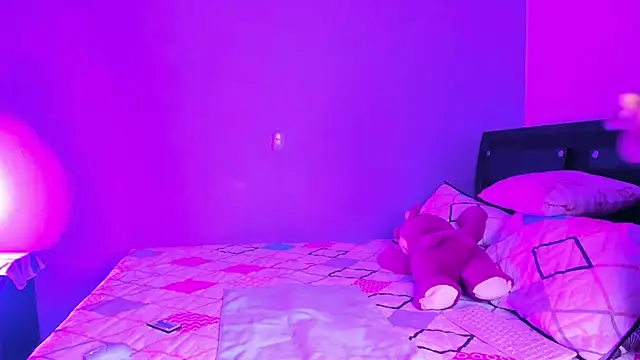 sharonfiree online show from 05-19-26, 04:24