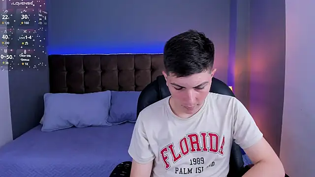 Teddy 18 online show from 12-16-25, 03:22