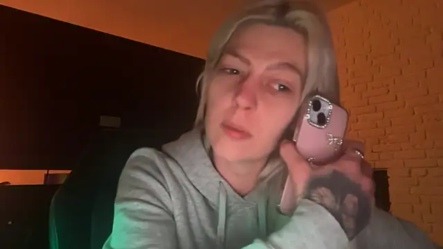 Snapshot of Melina_Diamond chatting on 01-06-26, 03:32 Melina Diamond online show from 01-06-26, 03:32