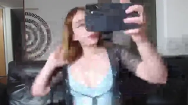 Snapshot of BeautyYoungblond chatting on 05-23-26, 01:11 BeautyYoungblond online show from 05-23-26, 01:11