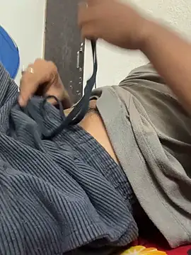 Snapshot of hot_gym_b0y chatting on 02-24-26, 06:17 hot gym b0y online show from 02-24-26, 06:17