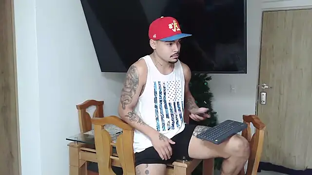 Snapshot of Christian_jh_bigcock chatting on 12-17-25, 04:46 Christian jh bigcock online show from 12-17-25, 04:46