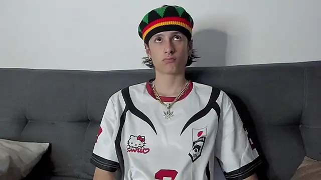 Snapshot of cirosky_elchicopolla chatting on 12-18-25, 04:18 cirosky elchicopolla online show from 12-18-25, 04:18