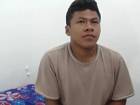 Snapshot of toomixxx chatting on 12-16-25, 05:56 toomixxx online show from 12-16-25, 05:56