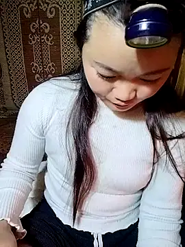 Snapshot of miluxa chatting on 12-17-25, 02:06 miluxa online show from 12-17-25, 02:06