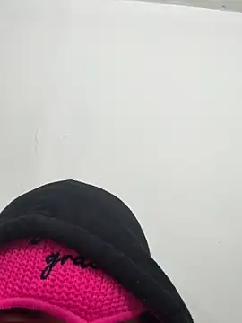 Snapshot of carolwet555 chatting on 12-16-25, 07:13 carolwet555 online show from 12-16-25, 07:13