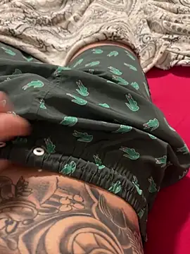 Snapshot of brancotatuad0 chatting on 12-16-25, 06:40 brancotatuad0 online show from 12-16-25, 06:40