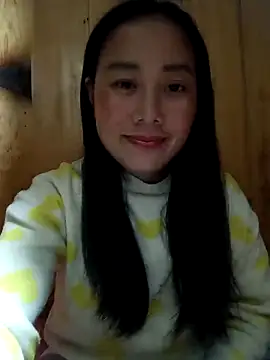 Snapshot of Chloe-ee chatting on 12-16-25, 12:10 Chloe-ee online show from 12-16-25, 12:10