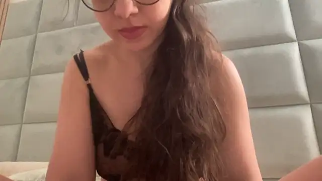 Snapshot of RosaDream chatting on 04-30-26, 05:30 RosaDream online show from 04-30-26, 05:30