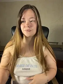 Snapshot of CaramelleSugarr chatting on 05-10-26, 04:45 CaramelleSugarr online show from 05-10-26, 04:45
