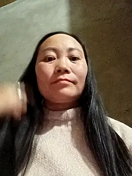 Snapshot of Sara03 chatting on 12-16-25, 01:27 Sara03 online show from 12-16-25, 01:27