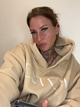 Klarry69 online show from 04-17-26, 07:50