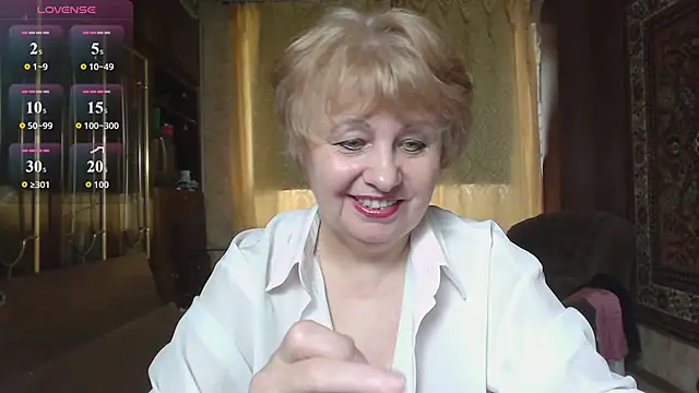 Snapshot of Casey_peach chatting on 06-21-26, 07:00 Casey peach online show from 06-21-26, 07:00