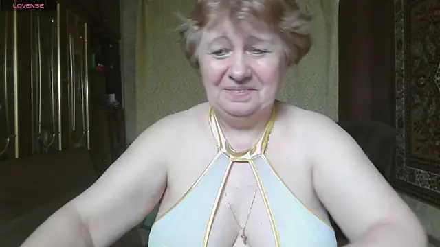 Snapshot of Casey_peach chatting on 07-12-26, 06:32 Casey peach online show from 07-12-26, 06:32