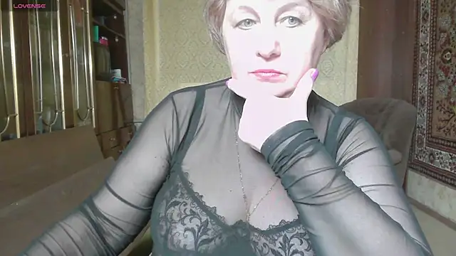 Snapshot of Casey_peach chatting on 07-17-26, 03:18 Casey peach online show from 07-17-26, 03:18