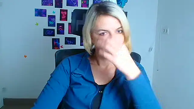 Snapshot of Lana_Foxyy chatting on 12-19-25, 04:47 Lana Foxyy online show from 12-19-25, 04:47