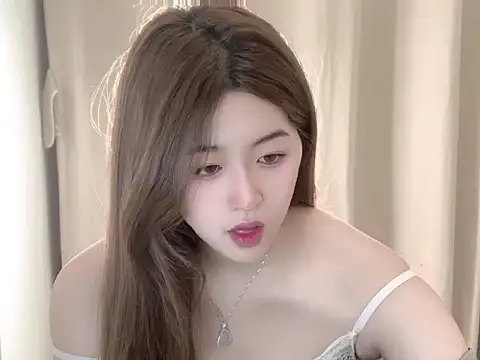 Snapshot of yo-yo-520 chatting on 12-18-25, 10:10 yo-yo-520 online show from 12-18-25, 10:10