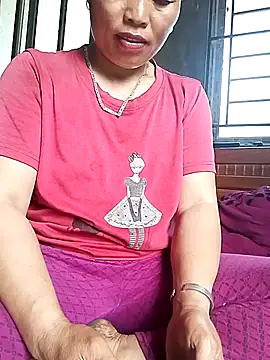 Snapshot of Maikha08 chatting on 06-05-26, 07:03 Maikha08 online show from 06-05-26, 07:03