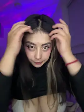 Snapshot of justmariee chatting on 03-10-26, 06:29 justmariee online show from 03-10-26, 06:29