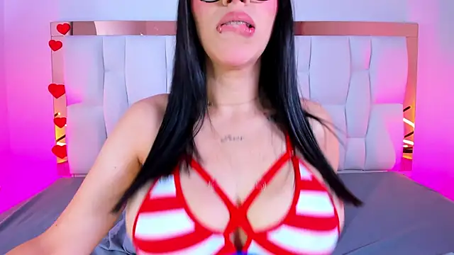 CamilleJuicy  online show from 06-19-26, 01:04