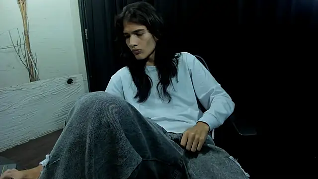 Snapshot of StarCrow19 chatting on 12-18-25, 08:26 StarCrow19 online show from 12-18-25, 08:26