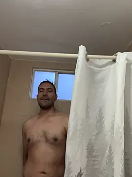 Snapshot of AdrianGarcia89 chatting on 06-08-26, 01:28 AdrianGarcia89 online show from 06-08-26, 01:28