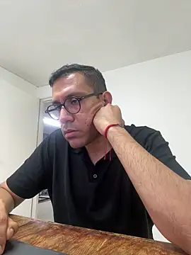 Snapshot of AdrianGarcia89 chatting on 06-12-26, 01:04 AdrianGarcia89 online show from 06-12-26, 01:04