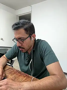 Snapshot of AdrianGarcia89 chatting on 08-01-26, 02:44 AdrianGarcia89 online show from 08-01-26, 02:44