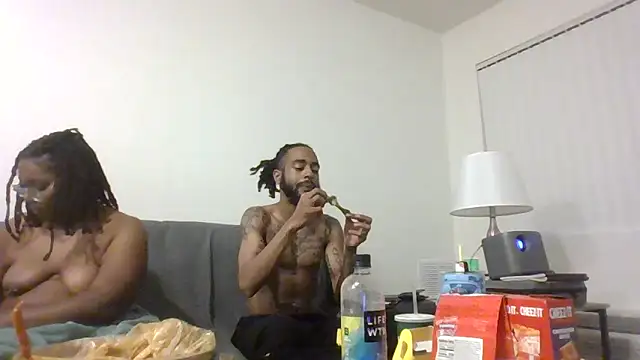 AverageAnt  online show from 02-25-26, 04:44