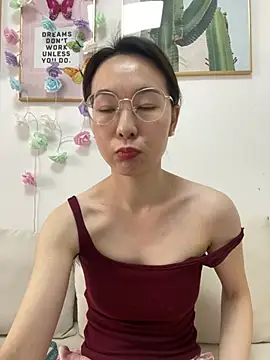 Snapshot of you-005 chatting on 02-21-26, 02:12 you-005 online show from 02-21-26, 02:12