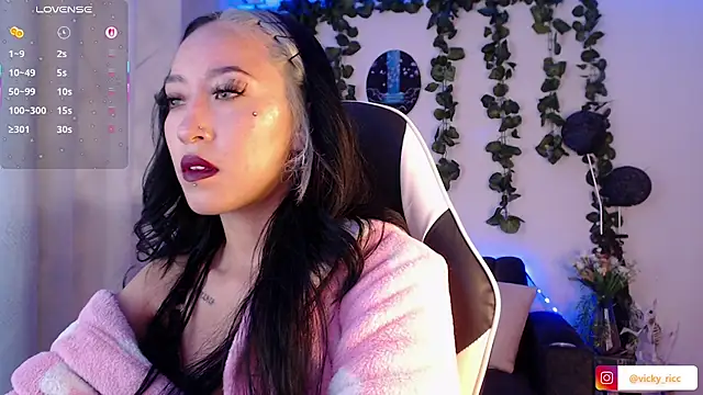 Snapshot of viicky_r chatting on 02-06-26, 08:56 viicky r online show from 02-06-26, 08:56