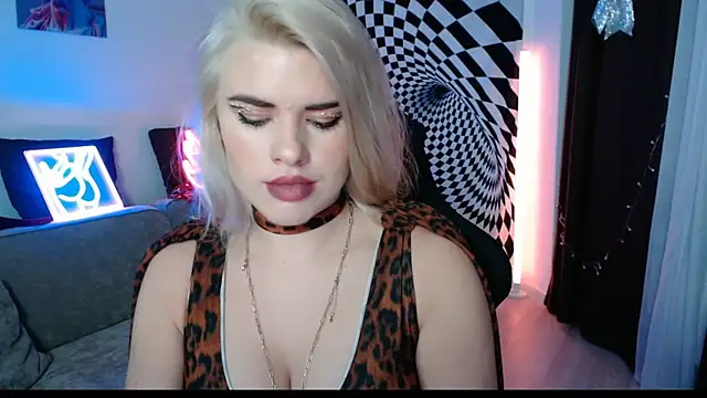 Snapshot of Ariana_Saint chatting on 01-16-26, 03:05 Ariana Saint online show from 01-16-26, 03:05