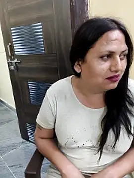 Hotmylips online show from 04-18-26, 03:49