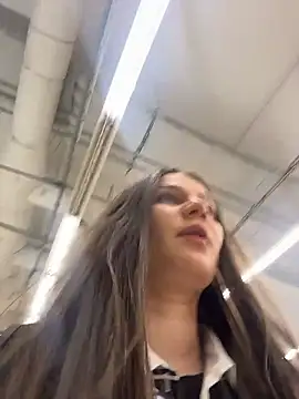 Niki Hug online show from 01-10-26, 06:04