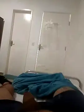 Snapshot of cdcdc21 chatting on 12-17-25, 01:28 cdcdc21 online show from 12-17-25, 01:28