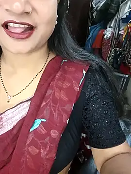 Snapshot of MAHI066 chatting on 12-18-25, 05:13 MAHI066 online show from 12-18-25, 05:13