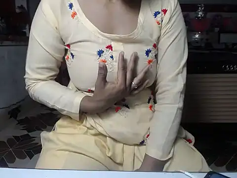 surbhi01 online show from 05-13-26, 07:06