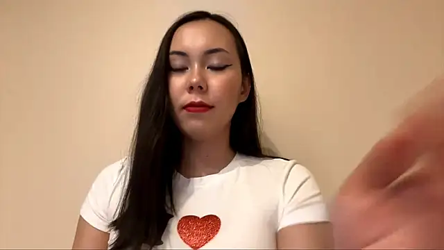 Snapshot of KimYunAh chatting on 12-17-25, 04:24 KimYunAh online show from 12-17-25, 04:24