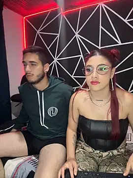 Snapshot of Makenzy_darly chatting on 12-18-25, 04:40 Makenzy darly online show from 12-18-25, 04:40