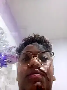 Snapshot of Yohanna_fox chatting on 12-17-25, 11:11 Yohanna fox online show from 12-17-25, 11:11