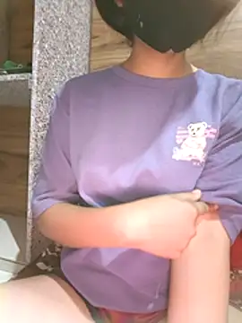 Snapshot of kinsu4763 chatting on 03-24-26, 03:55 kinsu4763 online show from 03-24-26, 03:55