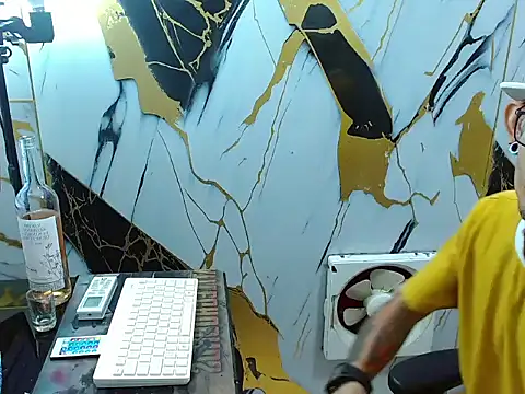 Boy tatto77 online show from 03-23-26, 12:53