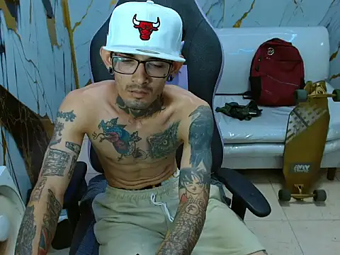 Boy tatto77 online show from 03-30-26, 08:21