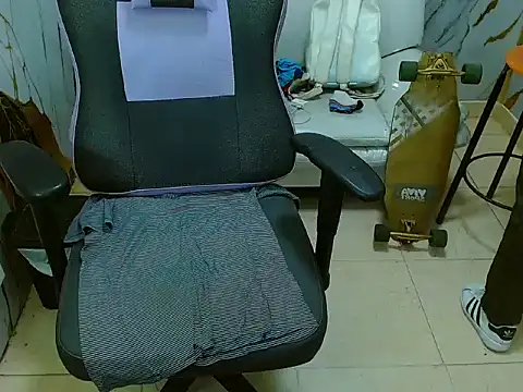 Boy tatto77 online show from 04-01-26, 12:06