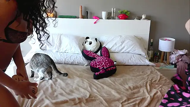 MikaScarlet online show from 03-31-26, 02:06