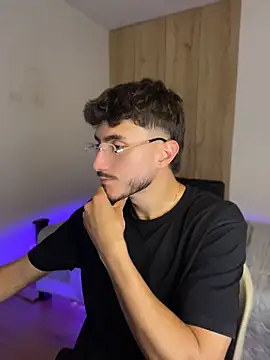 LIAM COLT online show from 04-25-26, 08:17