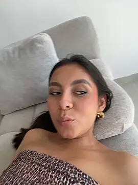 Nicollewest1 online show from 03-28-26, 08:19