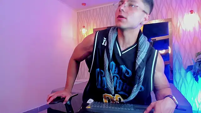 Noah Clarkk online show from 03-06-26, 05:31