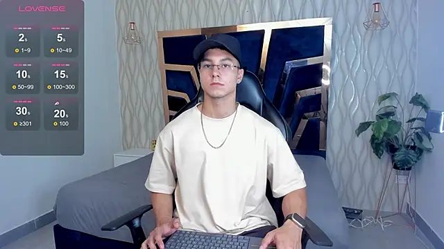 Noah Clarkk online show from 03-11-26, 05:19