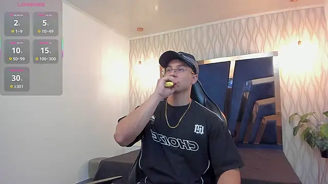 Noah Clarkk online show from 04-12-26, 01:27